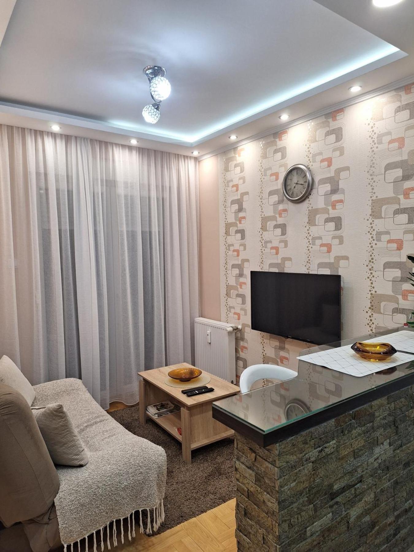 Lux Apartment Sanja 1 Суботица Екстериор снимка
