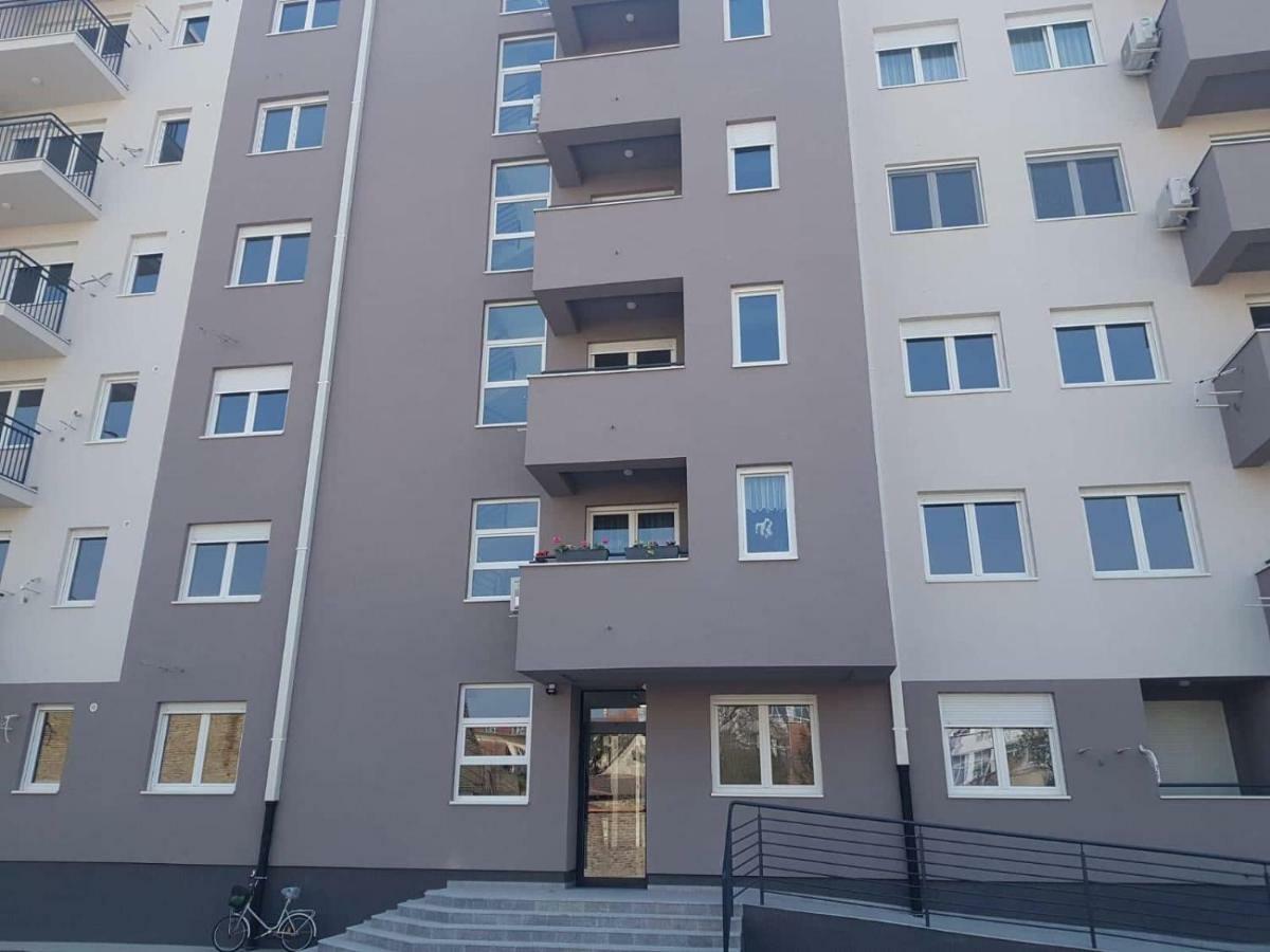 Lux Apartment Sanja 1 Суботица Екстериор снимка