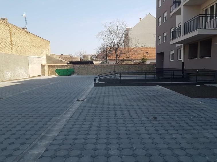 Lux Apartment Sanja 1 Суботица Екстериор снимка