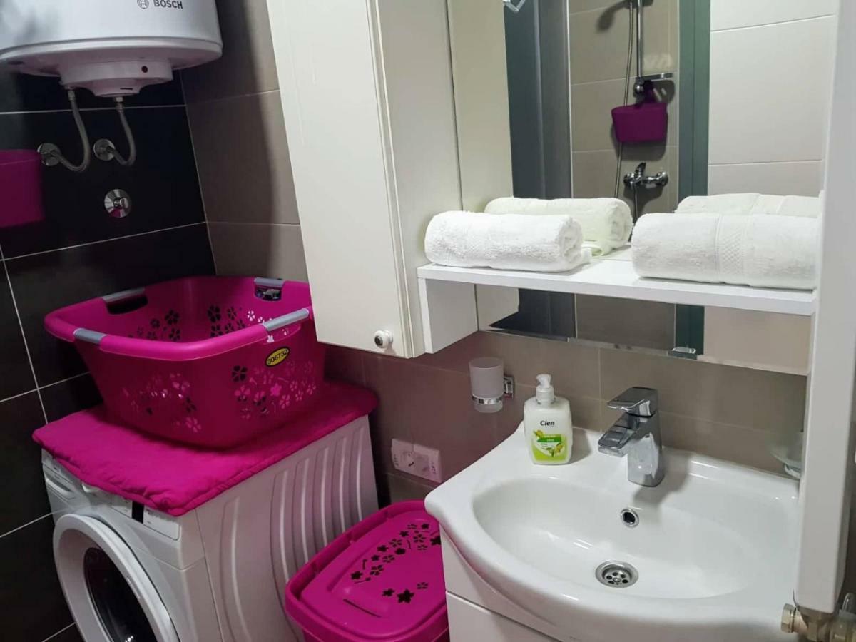 Lux Apartment Sanja 1 Суботица Екстериор снимка